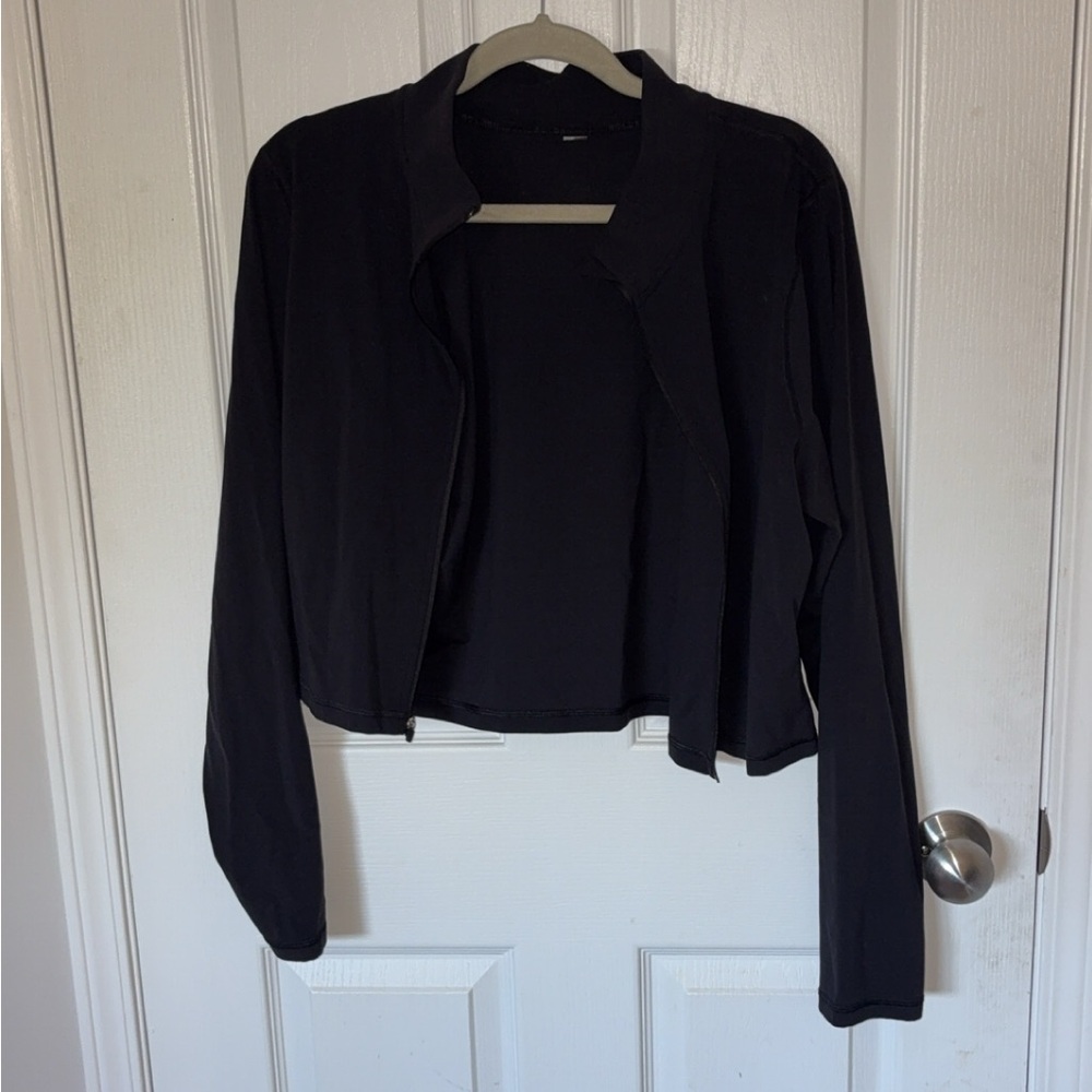 Aritzia Golden Butter Cropped Jacket
